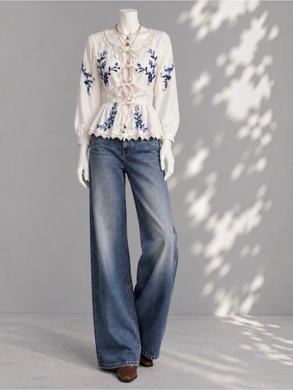 Jennifer & Grace Embroidered Boho Top Peasant M White Blue Tie Front Cottage - Picture 2 of 9